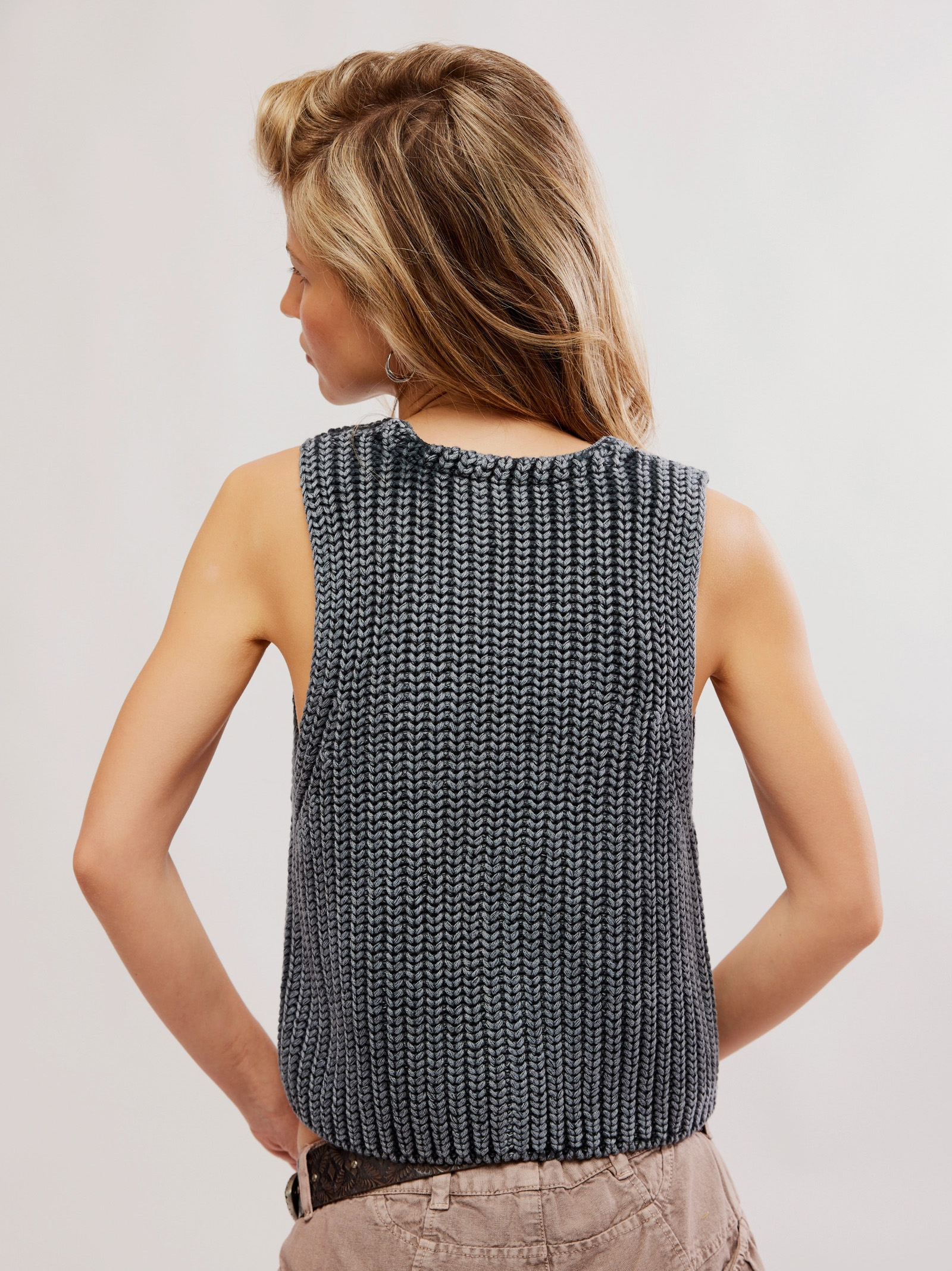 Ink Close To Me Vest - Stylefav