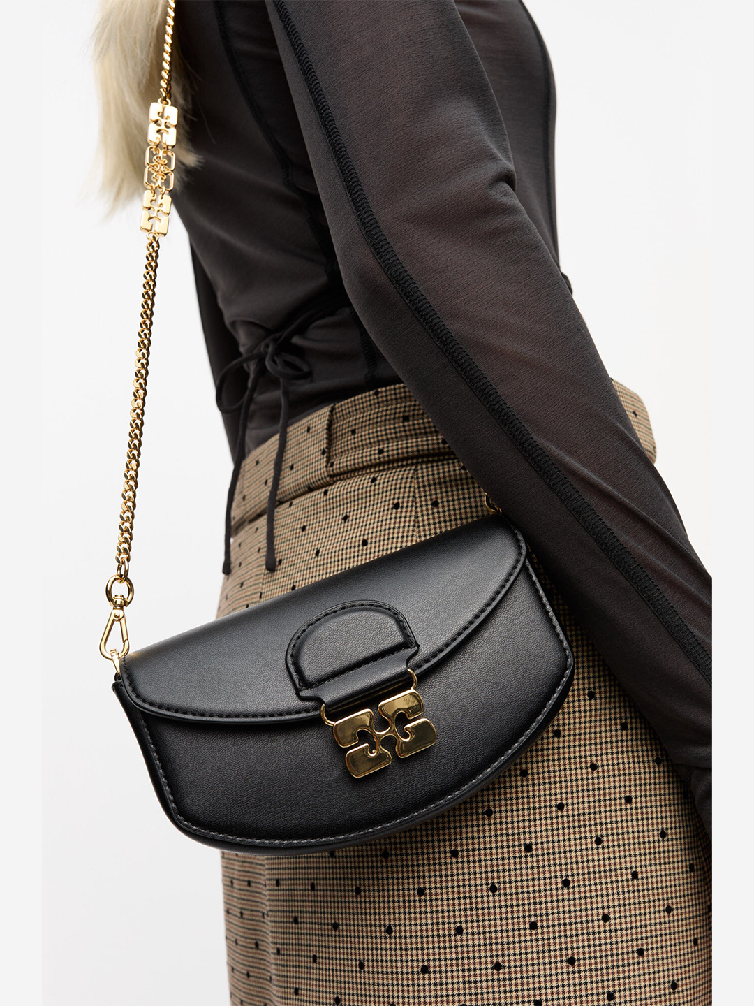 Black APO-G Wallet on Chain - Stylefav